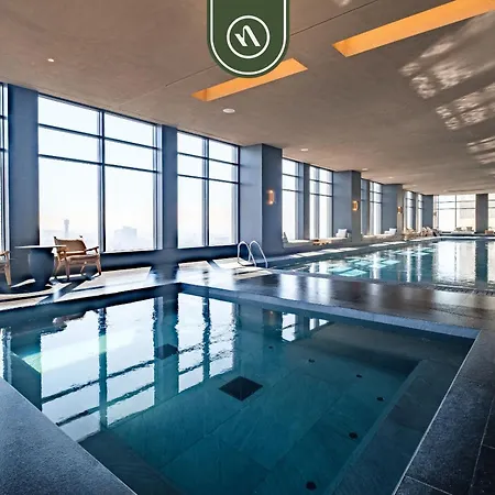 Luxury Studio - Pool - Revolution Monument View